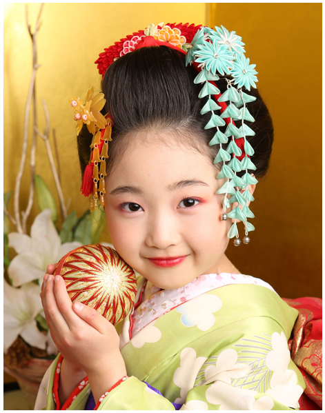 Mujeres Geisha Aisladas De Fondo Blanco Personajes Femeninos En El  Tradicional Peinado Japonés Ilustración del Vector  Ilustración de  alineada oriente 179828250